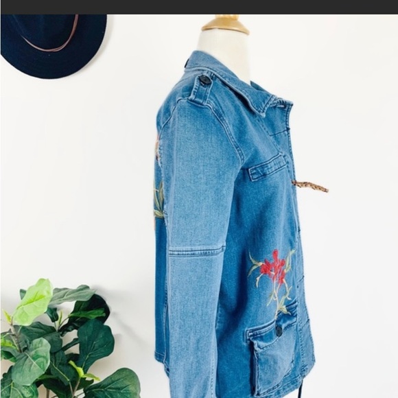 Rare Anthro embroidered
denim jacket
XS Anthropologie - Picture 7 of 11